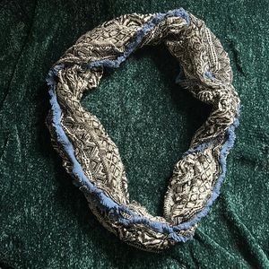 American eagle infinity scarf
